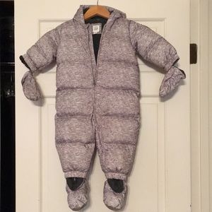 Gap snow suit with attached mittens and booties